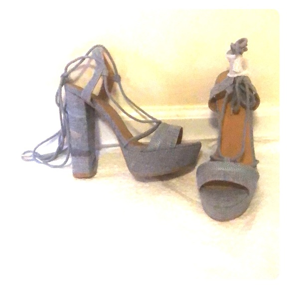 Charlotte Russe denmin platforms. Size 7 - Picture 1 of 6